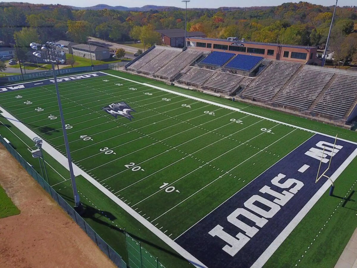 9davidmarcoux's tweet photo. Thanks @BlueDevil_HC for inviting me down to Stout’s homecoming game! Great atmosphere can’t wait to get back down there! @Kobe_Berghammer https://t.co/l77zgm26iA
