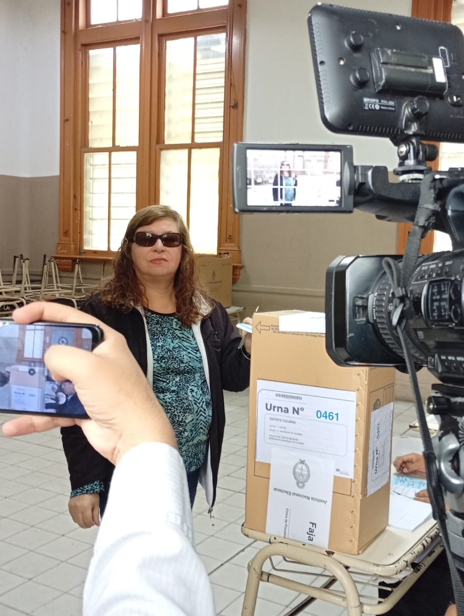 Voté en el Colegio Nacional con la confianza de que estamos creciendo la izquierda. 
Habrá un gran voto castigo a la casta
#Diputados #independencia  #Trump #bronca
<a href="/PeriodismoDeIzq/">Periodismo de Izquierda</a>