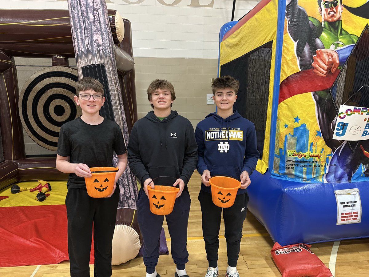 We love helping at the <a href="/a_masterpiece20/">Aidan’s Masterpiece</a> Trunk or Treat at Holy Cross Grade School!