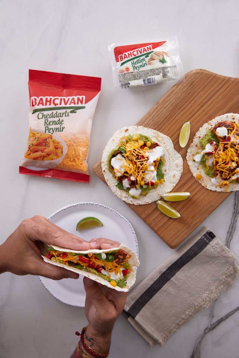 Bahçıvan Cheddarlı Rende Peynir'in ve hellimin yoğun tadıyla hazırlanan bu tacolar sofranıza renk ve tat katıyor. 🎉

#BahçıvanPeynir #DoyaDoyaYenir