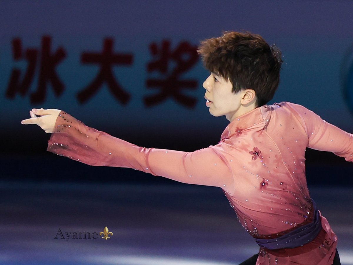 AyametoSakura's tweet image. 指先から花吹雪が出てきそうな、そんな千本桜🌸
駿くん自身が桜の木なのかどうなのか
#ShunSato
#佐藤駿