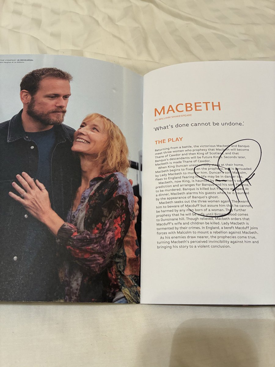 The performance of Macbeth at The Other Place in Stratford was an unforgettable experience. From the atmosphere to the acting and the entire ensemble, everything was perfectly coordinated.