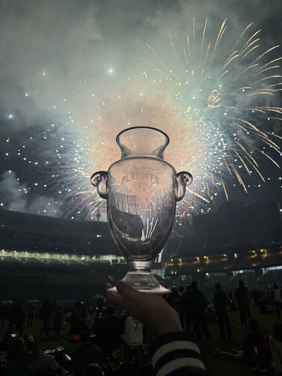 This is everything.

Baseball. Oakland sports. The Coliseum. Yes, just yes.

<a href="/OaklandBallers/">Oakland Ballers</a> <a href="/oaklandrootssc/">Oakland Roots</a> 

#RootedInOakland #ForeverOakland