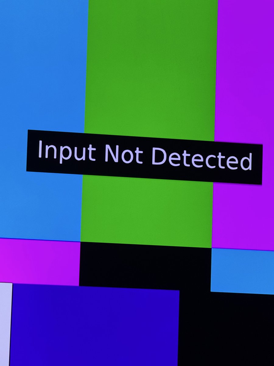 HOE ZIT HET <a href="/DAZN_BENL/">DAZN België</a>??? 
Al 6x gehad op 35 minuten tijd! Fix it, sukkeleirs!