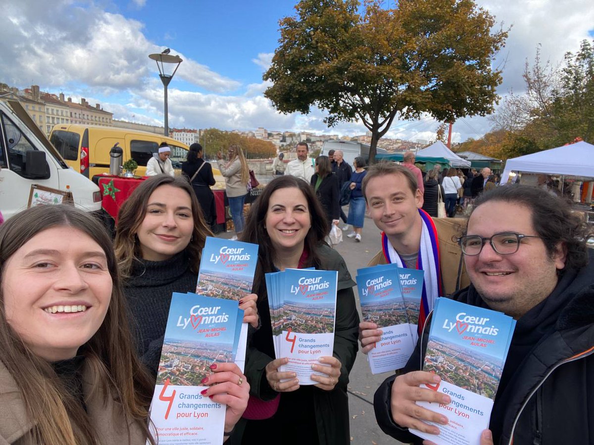 Toujours mobilisés pour porter les premières propositions de <a href="/JM_Aulas/">Jean-Michel AULAS</a>, et toujours aussi bien accueillis !

Merci aux Lyonnais rencontrés ce matin au marché Saint-Antoine pour leur soutien.