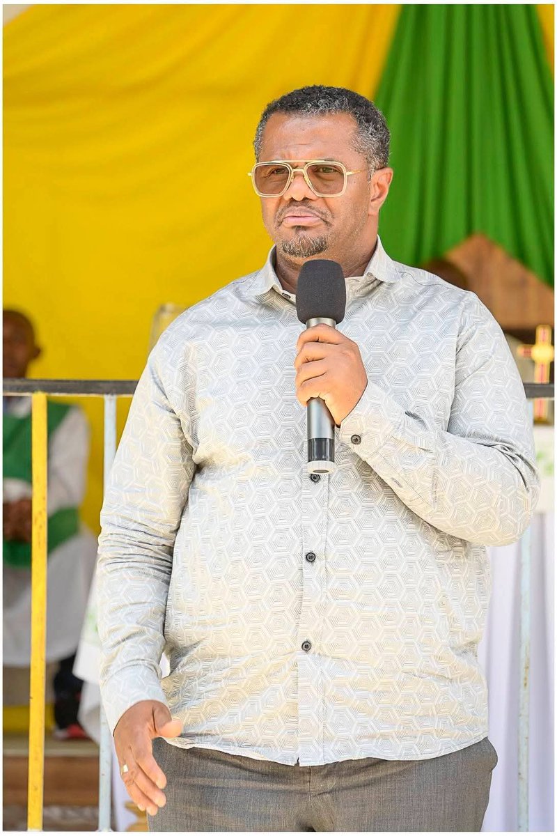 HonJNyakundi's tweet photo. Worshipped alongside my colleagues, led by UDA Party Secretary General Hon. @HassanOmarH, UDA Party Chairperson  Hon. @CecilyMbarire, and Hon. Leo Wamuthende during the Sunday service at Siakago Catholic Church in Mbeere North, Embu County. https://t.co/wlSzqdgGub
