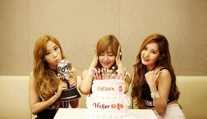 Success is sweeter when shared with people who believed with you from the start.

#TAETISEO #TTS #TAEYEON #태연 #김태연 #TIFFANY #티파니 #SEOHYUN #서현 #서주현 #SNSD #girlsgeneration #Soshi #GG #소녀시대 #GG4EVA