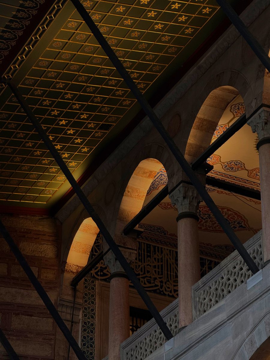 the new mosque, istanbul, turkiye. 17th century. 📸 | <a href="/MrGrandey/">Çatik</a>