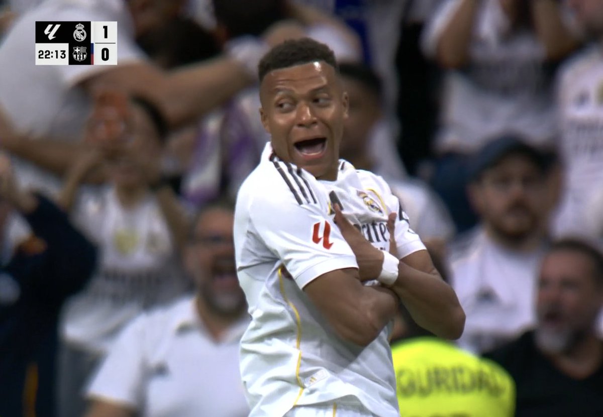 🚨 Mbappe shouted "CANCEL THAT" after the goal

Im in tears 😭😭😭😭😭😭