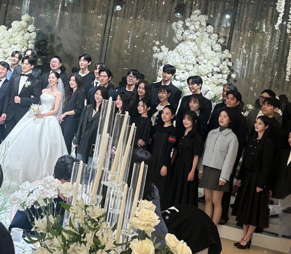 ユンソヌ&amp;キムガウンの結婚式にウシャウシャ(ジュノ、ユナ、キムジェウォン、コウォニ、アンセハ)大集合してる
#キングザランド