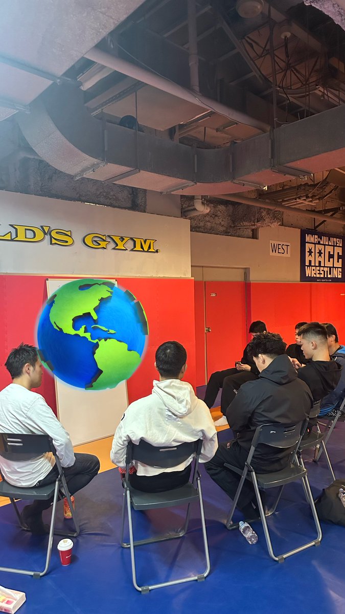 ARC (レスリング教室)スタッフ研修

最初はスタッフを徹底管理することばかり考えていましたが、結局は指導者一人一人の人間性が育っていく事が重要で、指導を通して自分を磨く(自分のために)ことでしかないなと。

まず、それを一番私がやる。

そして、その環境を作り彼らをバックアップする他ない。