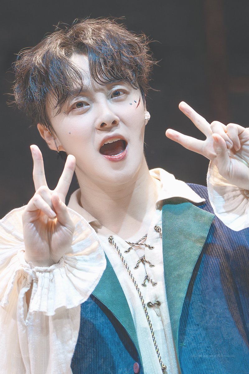 𝒀𝒆𝒍𝒍𝒐𝒘𝒌𝒏𝒊𝒇𝒆 tweet media