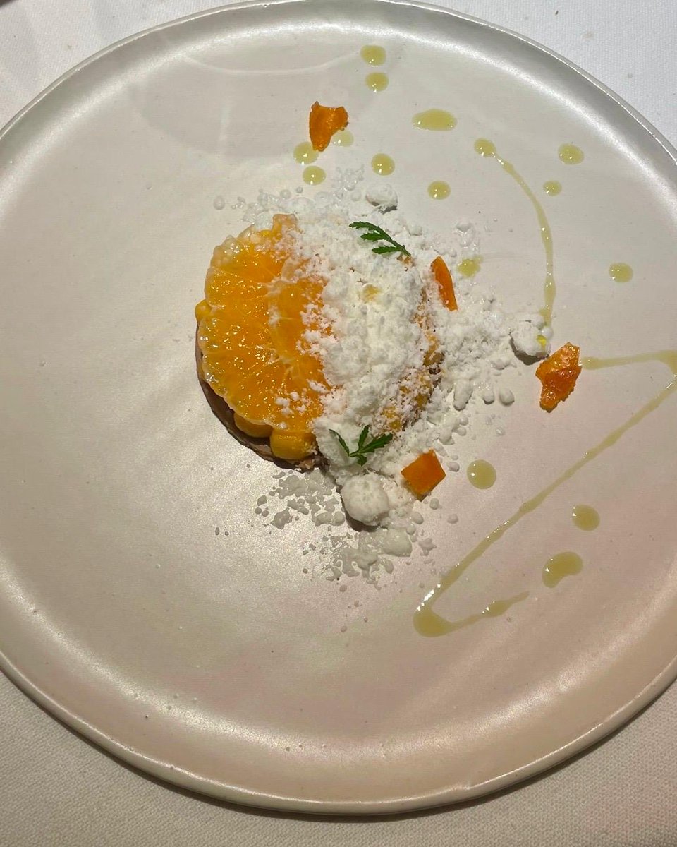 Miquel Pardo (Cruix) obre El Melós, un gastronòmic en tota regla a l’Eixample de Barcelona. Cuina equilibrada, essencial i elegant. Remarcable servei de vins i sala.