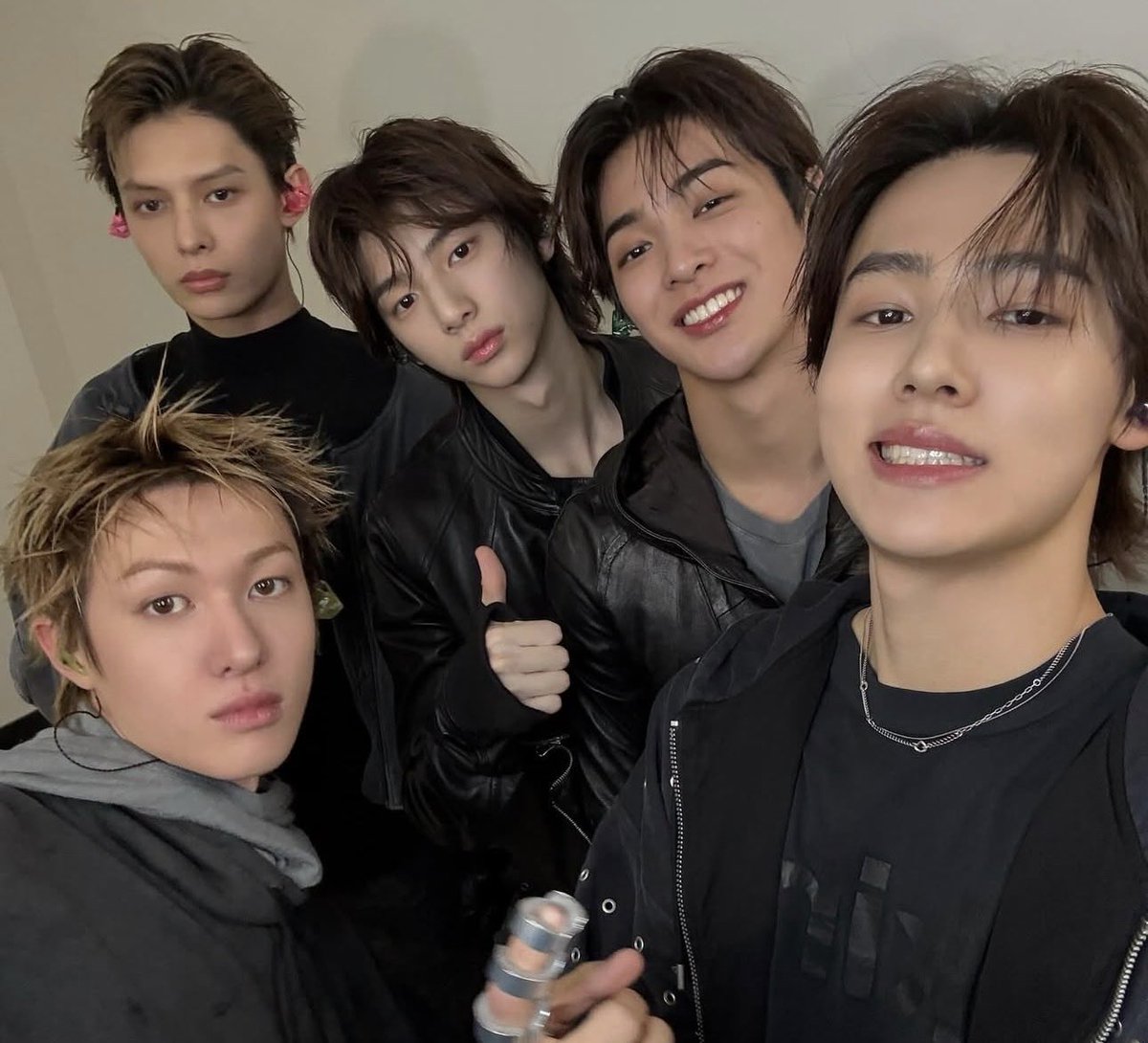 cortisacervo's tweet image. 1 REPOST = 1 VOTE
1 REPLY = 1 VOTE

My #2025MAMAVOTE is #CORTIS