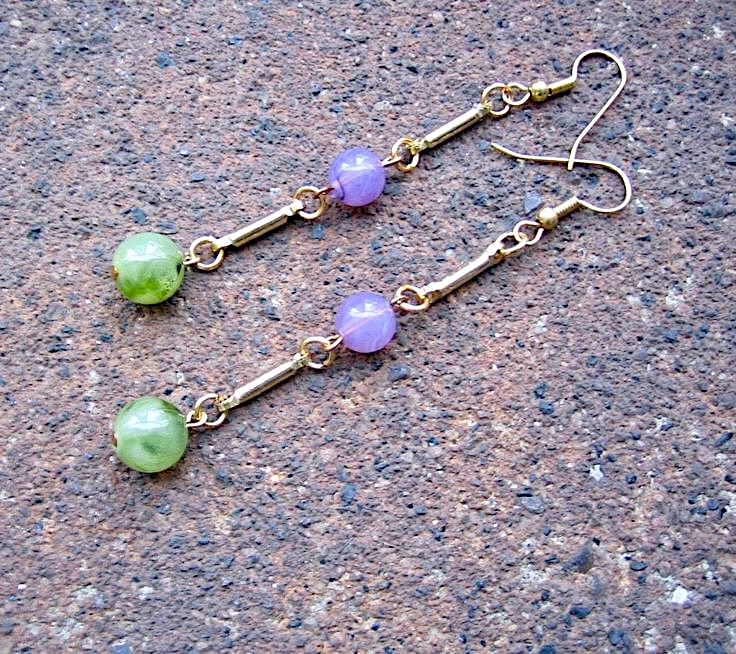 threepeats's tweet photo. My Year in Provence #dangle #earrings $15.00https://etsy.me/3JmOcYq #handmade using #recycled #vintage goldtone metal bars with round, light purple &amp; green plastic beads #EcoFriendly #unqiue #urban #chic #giftideas #etsyfinds https://t.co/krdbGNr0zt