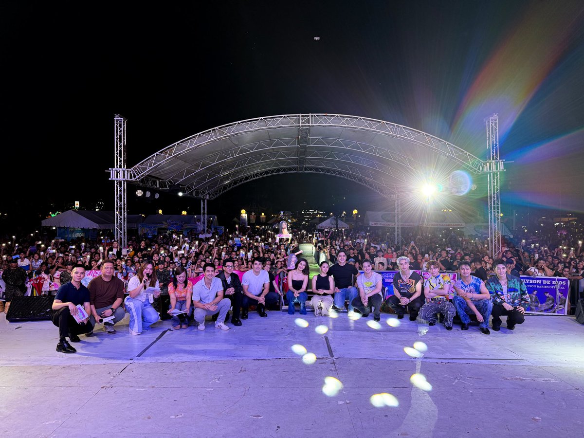 All these cheers and happy faces got us going crazy! 🤪😍 Thank you, Buglasan Festival Negros Oriental! MARAMING SALAMAT PO, Dumaguete! 🫶🏻

Keep streaming our latest EP, ‘Headlines’!
🔗orcd.co/bgyo_headlines…

BGYO AT BuglasanFEST
#BGYO #BGYO_HeadlinesEP