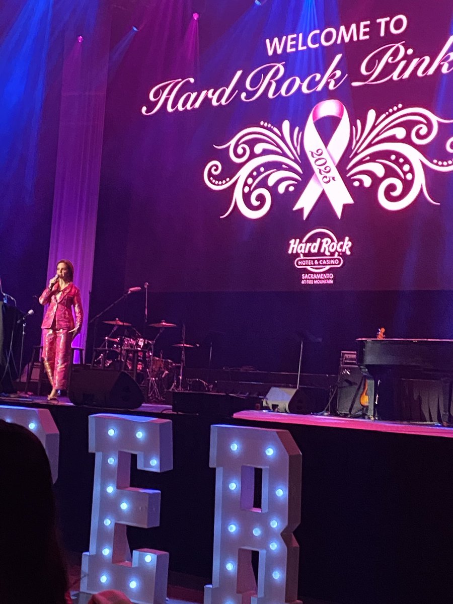 KerriPom's tweet photo. Thanks Hard Rock for an amazing night! https://t.co/Sz24pww05B
