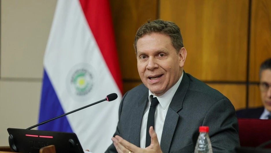 Combustibles: Según Petropar se acaba el plazo
LE QUEDAN 4 DIAS A DOHA PARA ENTREGAR 
El Pdte Jara lo prometió publicamente el 25/9

En el senado, el 25 de setiembre Eddie Jara manifestó que :"Si no llega el combustible antes del 31 de octubre, fecha de la 8va prórroga, nos