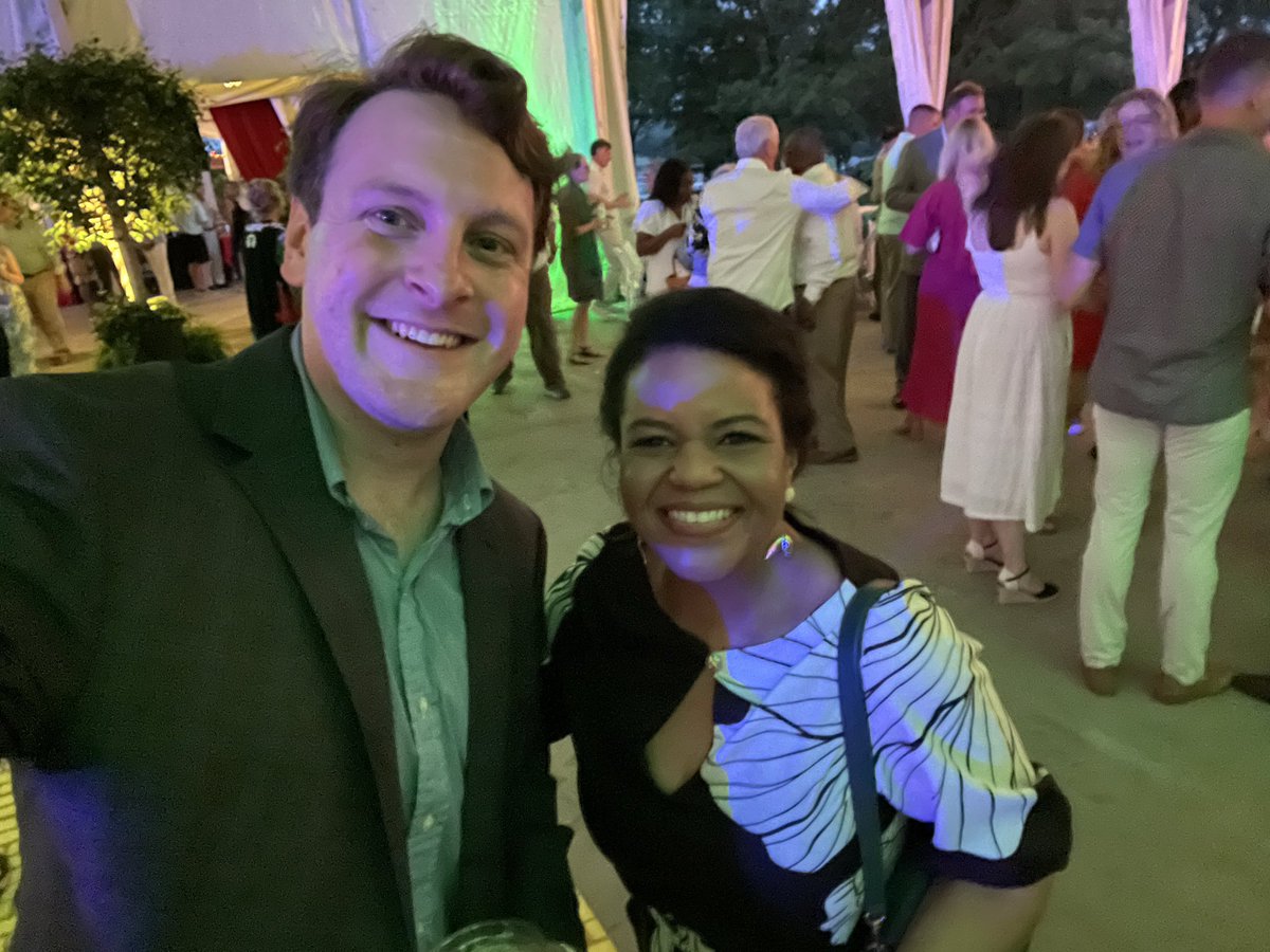 Happy Birthday to my Scorpio buddy <a href="/ReneeKET/">Renee Shaw</a>! I hope you have a great one! Thank you for all you do!