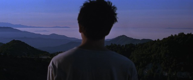 TheCinesthetic's tweet image. Donnie Darko was released 24 years ago today.