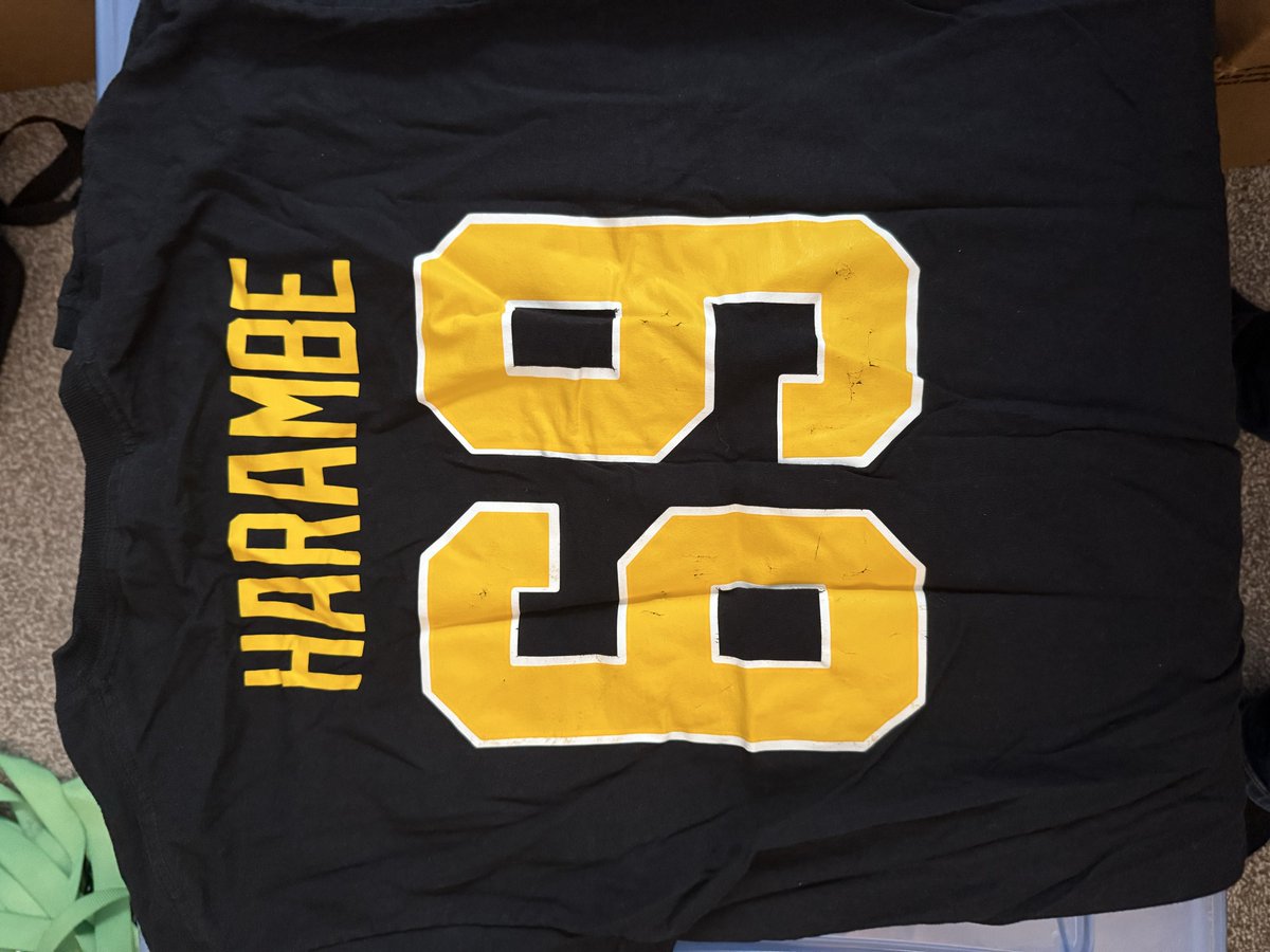 OTCellyy's tweet photo. I was going through some of my old clothes from my dad’s.
All I gotta say is hell yeah https://t.co/PKJoRsOl54