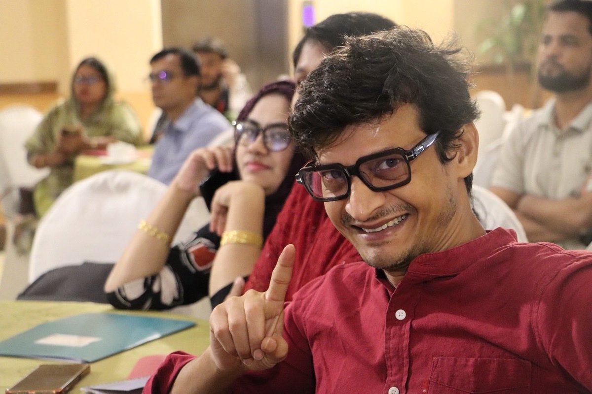 @Awaj_Fdn with support from @MondiaalFNV held a study dissemination on #MinimumWage Implementation &amp; Its Impact on Workers’ Lives where Prof. Jakir Hossain shared key findings in presence of BGMEA, BKMEA, MoLE, DoL, DIFE, IBC, ILO &amp; unions.