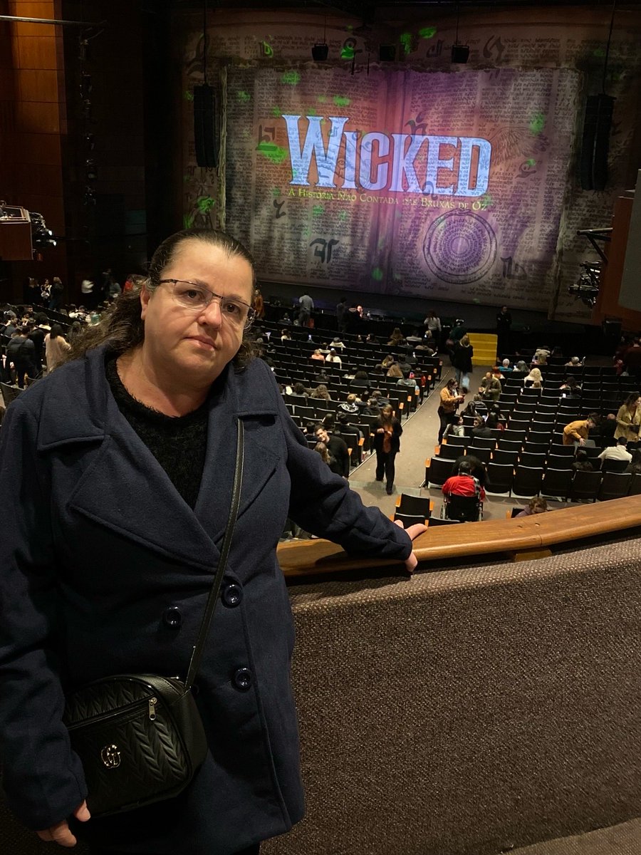 Gabbrieleneves's tweet photo. #eunapremieredewicked 

O pq de eu estar tão empolgada e querendo tanto ir na première de wicked! 💚
Texto nos comentários https://t.co/o3TQ6BmQiA