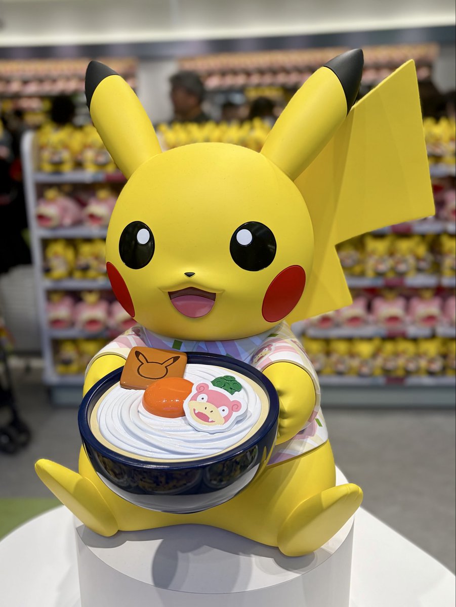 udonmantv's tweet image. ポケモンセンター香川に行ってきためーん！うどん持ったピカチュウのぬいぐるみ買ってもうた😆

#ポケモンセンター香川
#ピカチュウ
#高松市
#うどんマン
#讃岐うどん