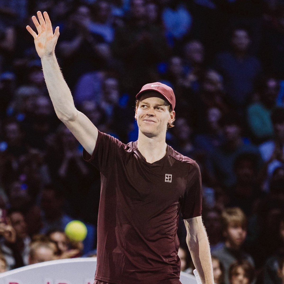 Il 2025 di Jannik Sinner:

- Australian Open: 🏆
- Roma: 🥈
- Roland Garros: 🥈
- Halle: ottavi
- Wimbledon: 🏆
- Cincinnati: 🥈
- US Open: 🥈
- Pechino: 🏆
- Shanghai: 3T
- VIENNA: 🏆

10 tornei, 8 finali, 4 titoli. 9000+ punti raccolti nonostante tre mesi di stop

Straordinario