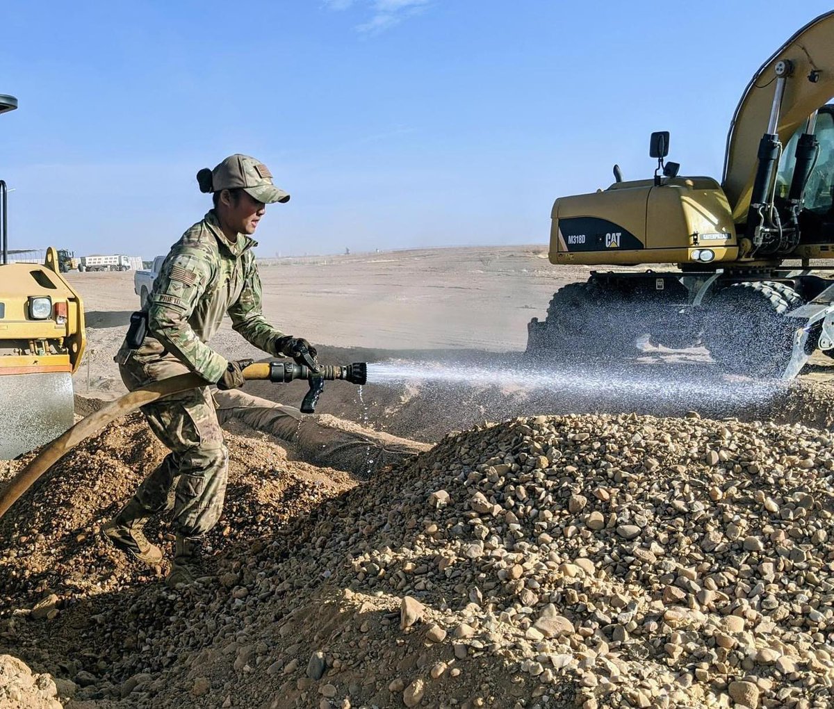 AmericanLegion's tweet image. Every day - but especially on this #DayOfTheDeployed - please keep in mind the thousands and thousands of U.S. #military personnel serving throughout the world - and far from home. You &amp;amp; your families are in our thoughts &amp;amp; have our deepest gratitude.