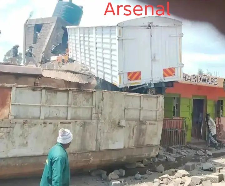 Leningate's tweet photo. Arsenal #Coyg  #TopofTheTable https://t.co/eykBpxkFz6