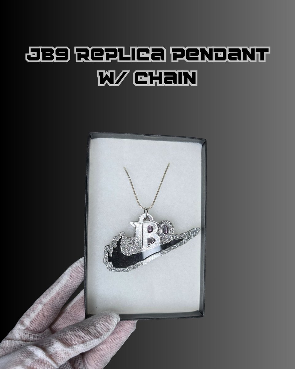 MyCustomTIpJar's tweet image. Score style points in this custom JB9 chain; glitter acrylic letters and black swoosh offset shine bright on a sturdy silver chain. #CustomChain #BengalsGear #LaserCut