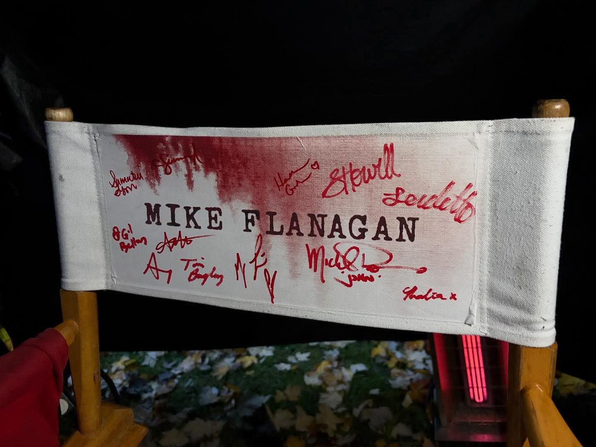 Desde_LaButaca_'s tweet image. Con esta fotografía Mike Flanagan ha confirmado que las filmaciones de la serie de #CARRIE han finalizado, estrenará próximamente por #PrimeVideo. 👀🩸