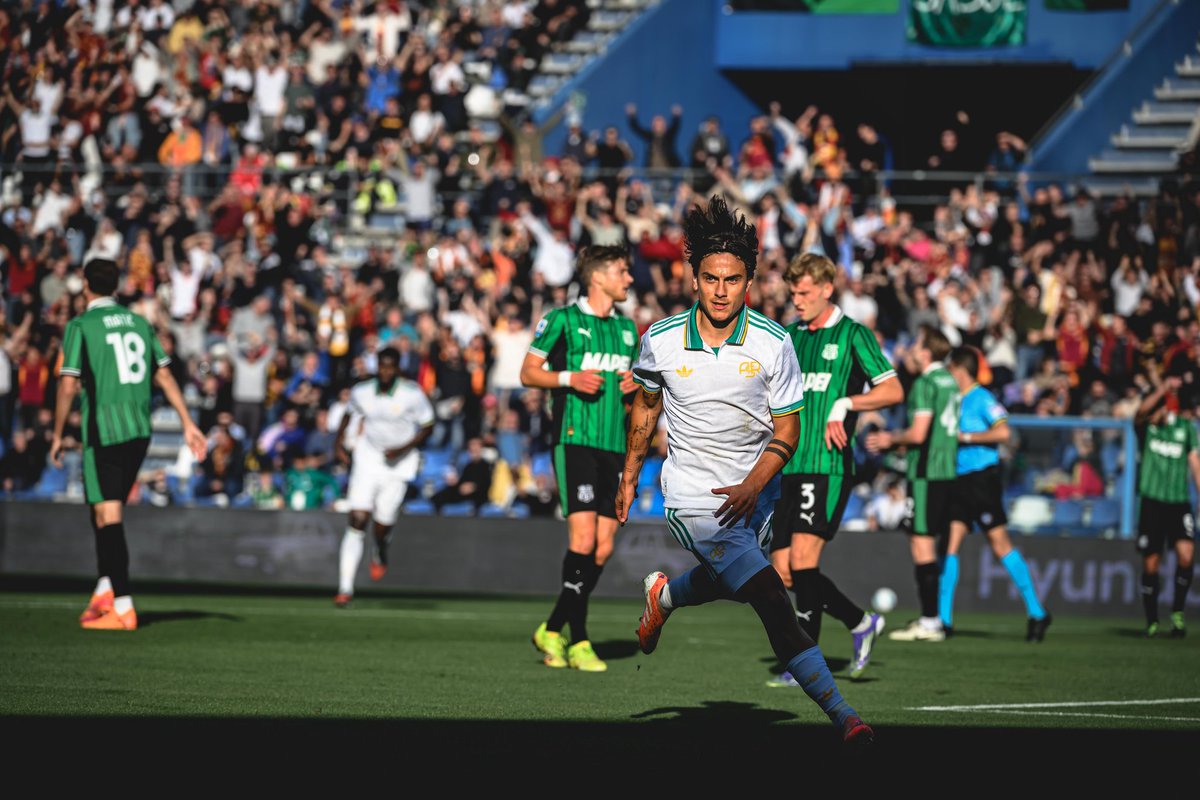 𝐅𝐞𝐜𝐡𝐚𝟖✅ 𝐒𝐚𝐬𝐬𝐮𝐨𝐥𝐨 𝟎 - 𝟏 𝐑𝐨𝐦𝐚

Victoria agónica de la Roma ante un Sassuolo que no pudo evitar el único tanto de Paulo Dybala. Preocupa bastante la falta de gol que tiene el equipo, parece un equipo sin delantero.

Vamos ROMA❤️