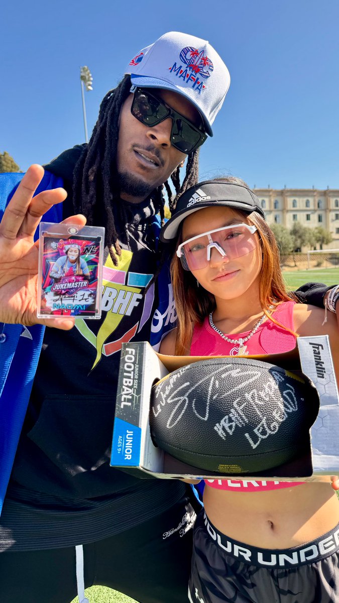 StevieJohnson13's tweet image. San Diego: Linked up with my young SpaceCreator, The Pink Panther aka @NaomiJukeMaster 14yo phenom. 

Phase 1 of the ClubHBHF Route Tree Masterclass officially in motion 👽⚡️

We teaching timing, situation
IQ &amp;amp; swagger — #SpaceCreator style.
#HandleBizHaveFunRepeat #LeJuke