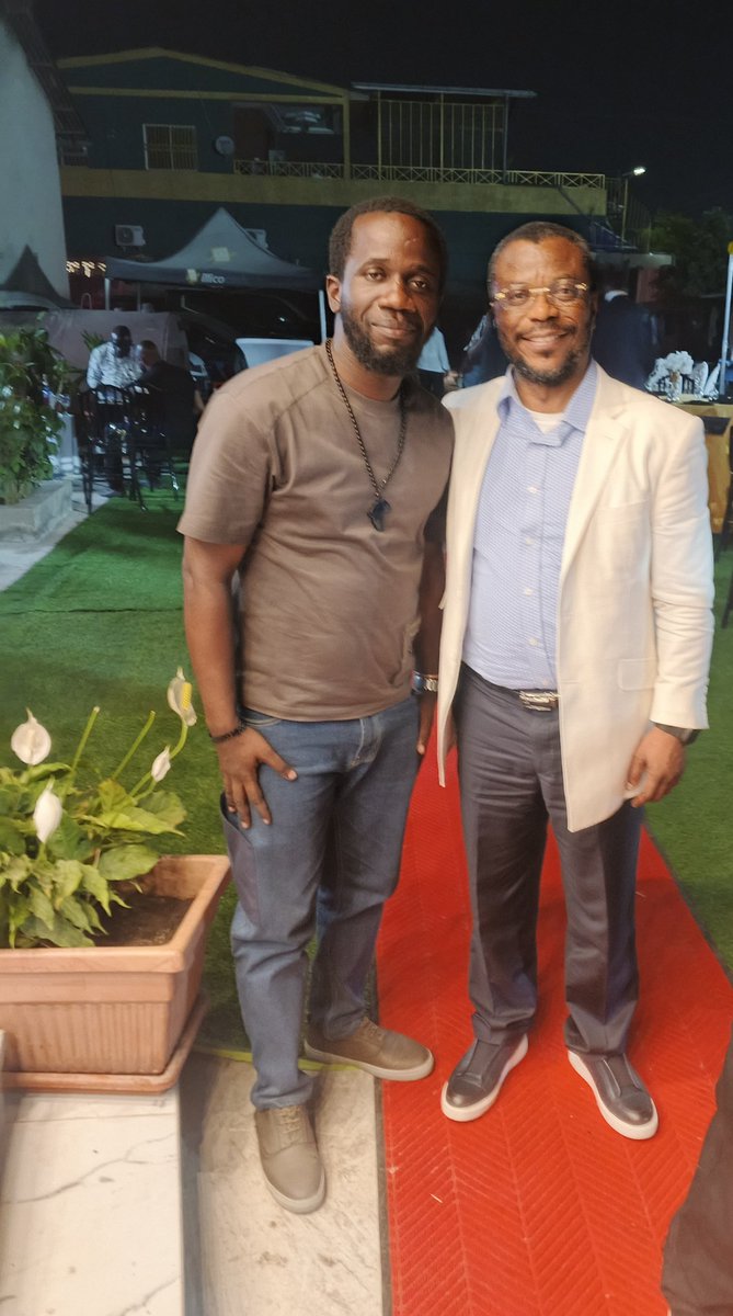 JonathanNgbele's tweet photo. Ma réponse :  Monsieur le Bâtonnier de l’ordre le très distingué Maître André KIBAMBE, nouveau Bâtonnier du prestigieux Barreau de Kinshasa/Gombe.

Mes sincères félicitations Honoré confrère et Plein succès à vous pour ce premier mandat Bâtonnier. https://t.co/kN1yezsZeb
