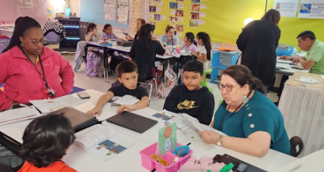 angcala's tweet photo. OWDL Literacy Learning Labs #1 at @BlackES_AISD, @Escamilla_AISD, @CarrollES_AISD, and @BusseyES_AISD provided professional opportunities where teachers explored and strengthened instructional skills in a supportive environment. Thank you 1st and 2nd Grade teachers, ISs, and DLCs https://t.co/u5e8JEAvXW