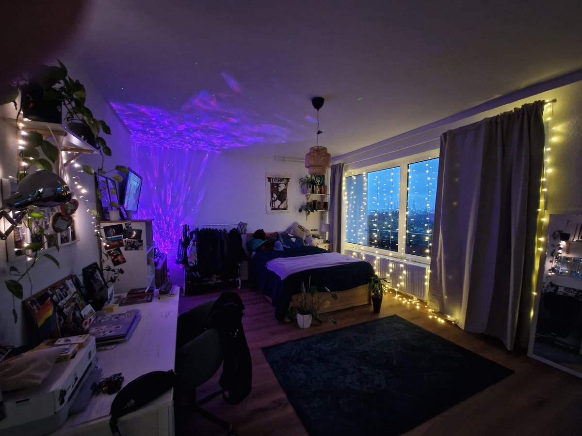 my cute lil apartment<3