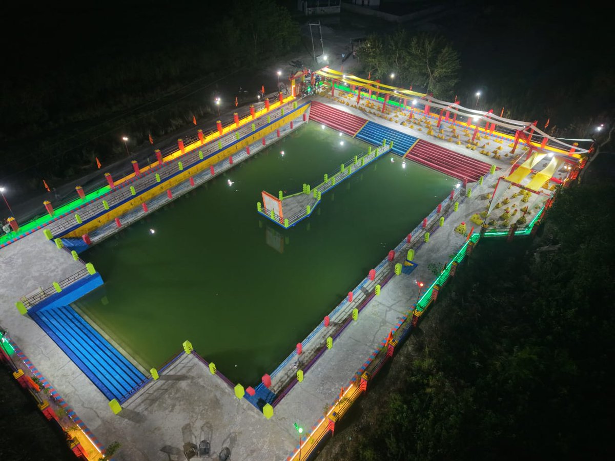 DmMaharajganj's tweet photo. जनपद के विभिन्न छठ घाटों को व्रती महिलाओं के लिए सजाया जा रहा है।
इसी कड़ी में बजहा ग्राम पंचायत, विकास खंड निचलौल मे छठ घाट का सौंदर्यीकरण कर उन्हें व्रती माताओं,बहनों व उनके परिजनों के स्वागत के लिए पूरी तरह तैयार किया गया है।
@CMOfficeUP @InfoDeptUP @mopr_goi @uppanchayatiraj https://t.co/3titxap8dH