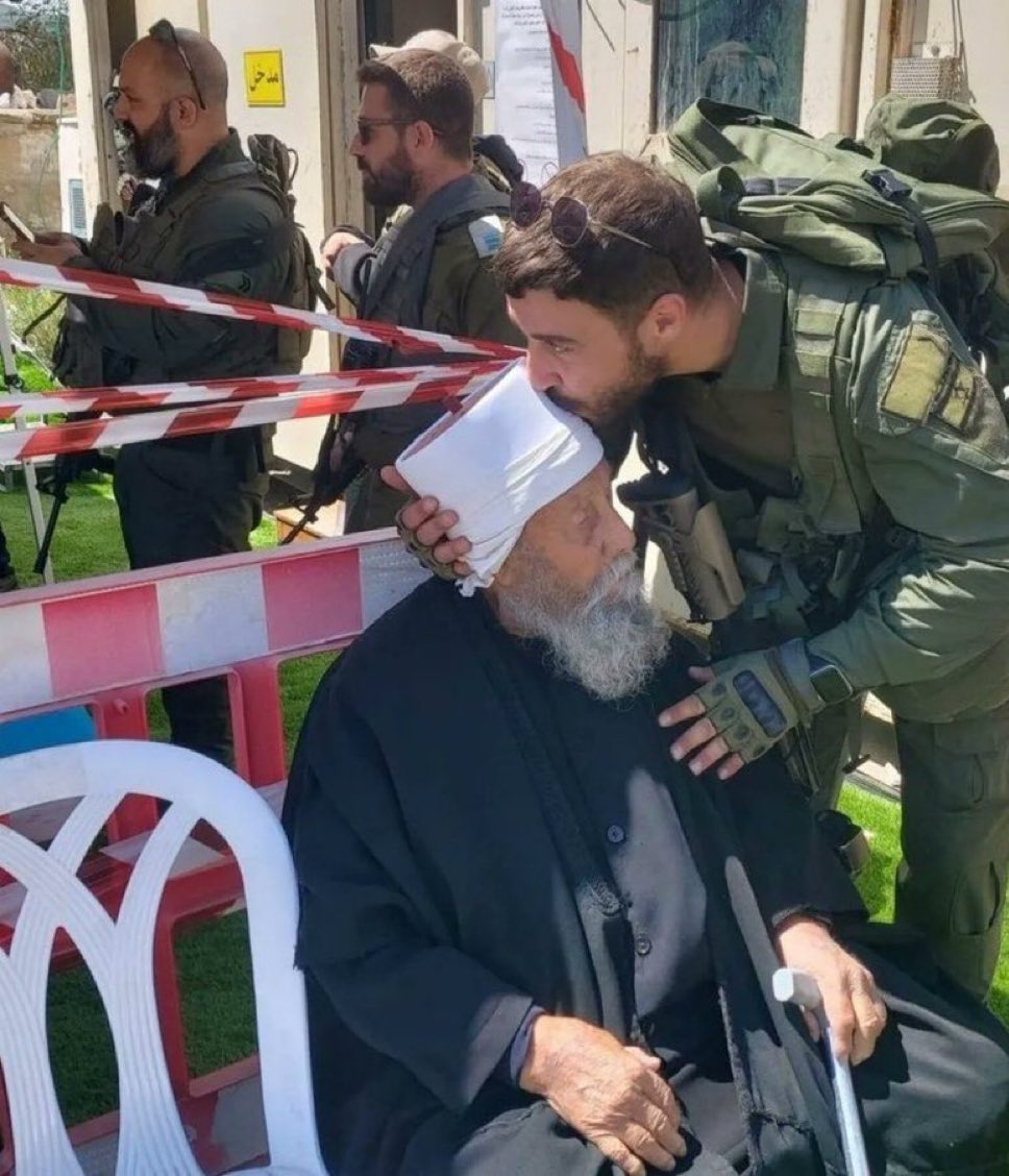 لا يمكن لأي قوة في العالم أن تفرق بين صداقتنا، كما لم يتمكن أي شيء من أن يفرق بين صداقة موسى ويثرون🇮🇱🇸🇨