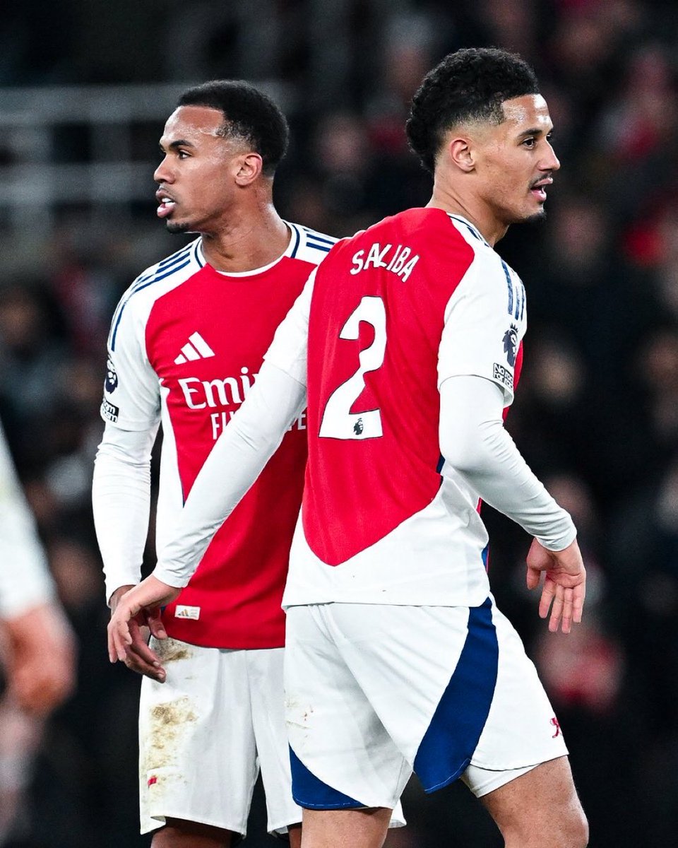 UTDTrey's tweet photo. 10 clean sheets in 13 games for Arsenal this season.

WTF https://t.co/wDntDKl3cx