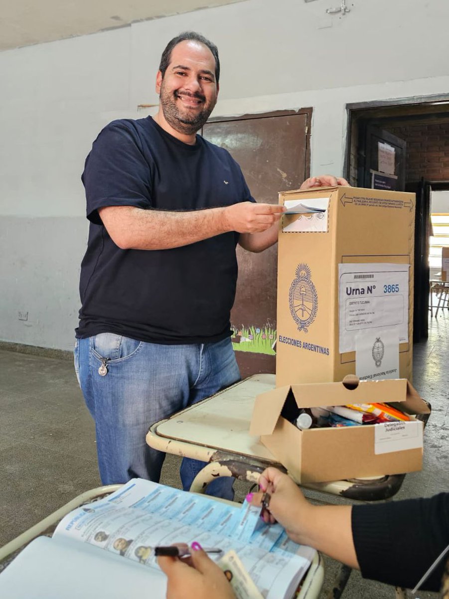 Pablo_Haro's tweet photo. Votar es un acto de esperanza, pero también de responsabilidad. Cada elección es una oportunidad de reafirmar que creemos en la democracia, en la participación y en el poder de la gente. Hoy voto con alegría, con convicción y con la certeza de que cada decisión cuenta. ✌️💪🇦🇷 https://t.co/arX7C8e4hT