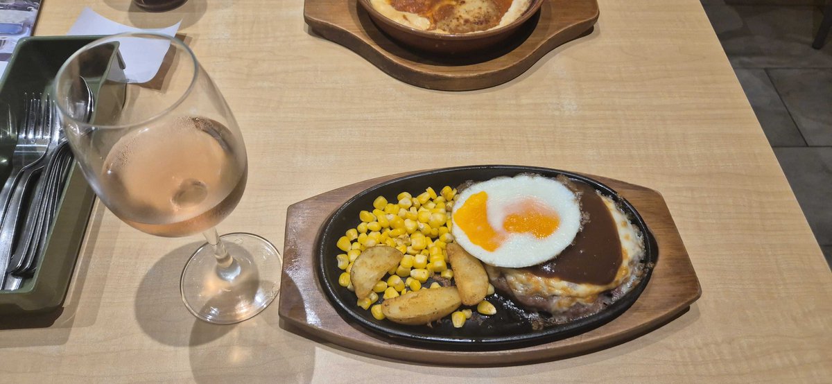 Newbiegen tweet media