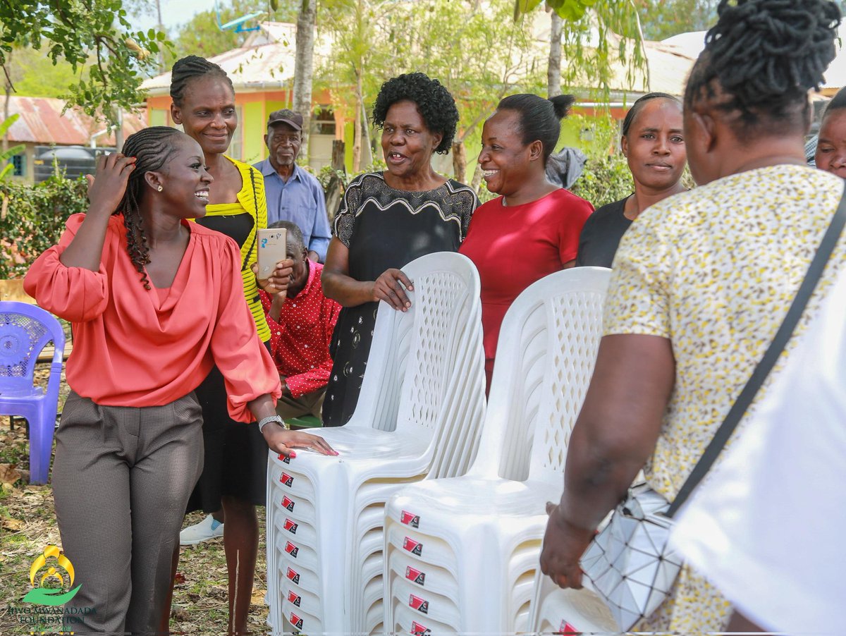 jiwo254's tweet photo. Empowering women means investing in their dreams and strengthening their spaces. 💜
Yesterday in Central Nyakach Ward, we met Kamagero Pamoja Women Group and supported them with chair donations to boost their initiatives and comfort during their gatherings. 
#JiwoMwanadada https://t.co/bN2BJoiLua