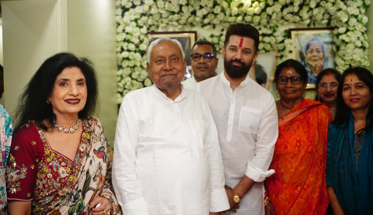 TimesAlgebraIND's tweet image. BREAKING NEWS 🚨 Nitish Kumar reaches Chirag Paswan's residence. Opposition's dreams shattered 🔥