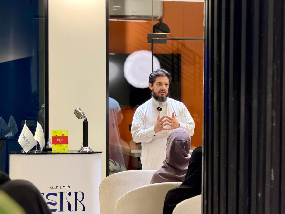 9dmd's tweet photo. انطلاق تحدي صُناع المحتوى بـ #المدينة_المنورة ، بتعاون شركة سبتل وفكر هب. 
يهدف التحدي لدعم المواهب وتمكينها في مجالات صناعة المحتوى الرقمي.

#فكر_هب #صنا��ة_المحتوى #تحدي_صناع_المحتوى https://t.co/rj02U3oWML