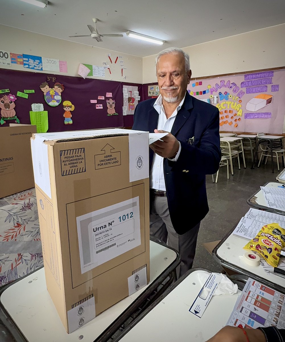 Votar una vez más, es la forma de opinar, de participar, de contribuir al sistema democrático. Hacerlo con la boleta única papel más reconfortante aún. Agil, sencillo y seguro. Un sistema que aprobamos por ley y que debe quedarse para siempre.