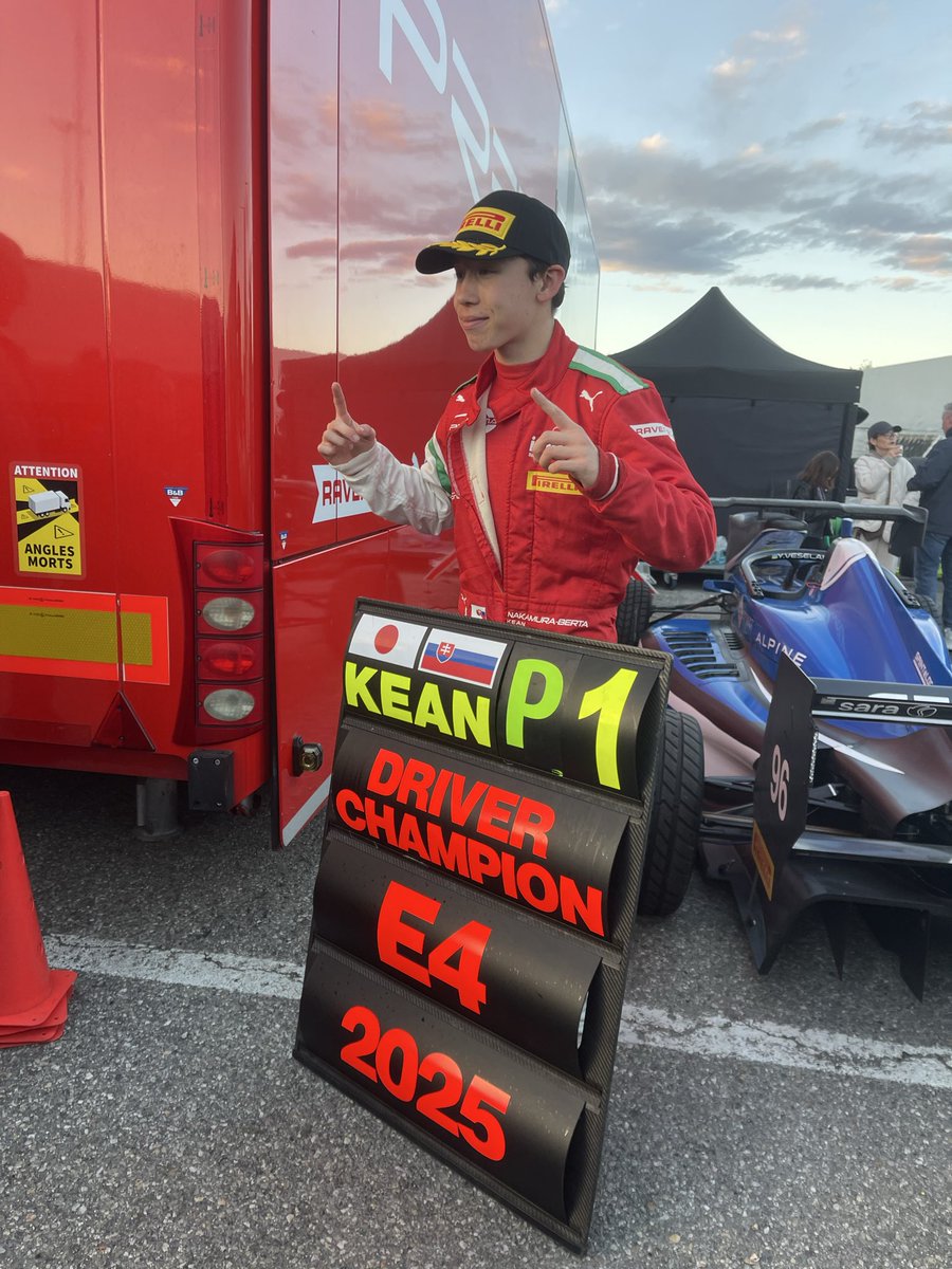 domenicozonno_'s tweet image. Kean Nakamura-Berta is now an E4 champion too👏

#PREMA #E4 #F4