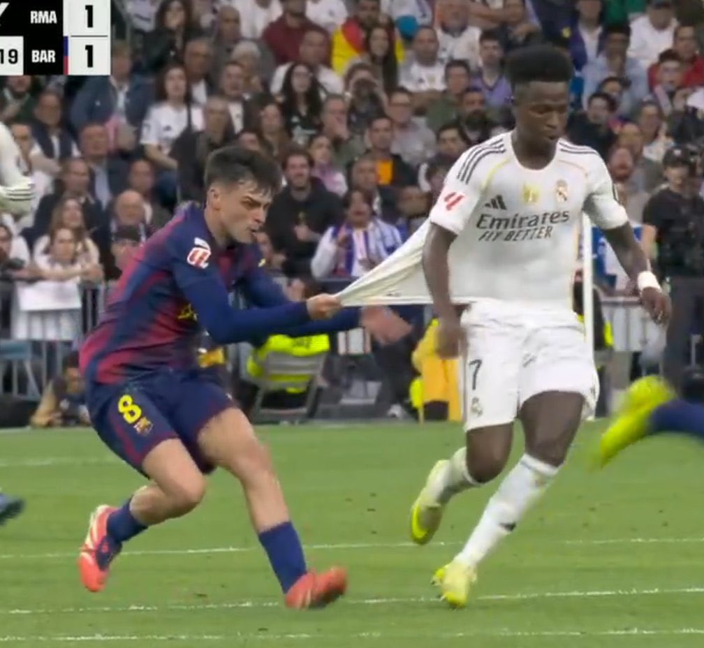IrediaSupreme's tweet photo. You Shall Not Pass 🪄
#ElClasico #RMDBAR https://t.co/5dHeX6butb