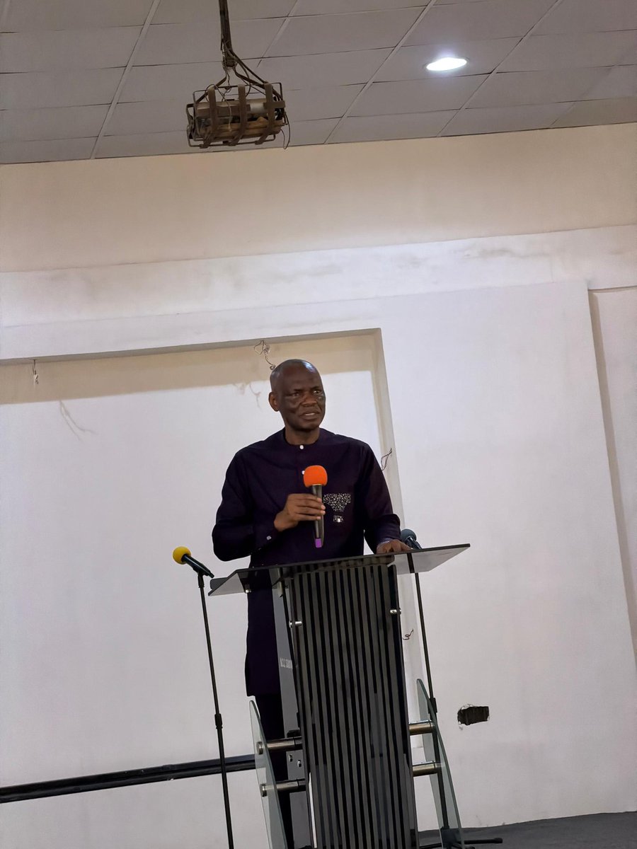 Nccskd's tweet image. Word Session | Ephesians 5:20
Pastor Yemi Adeleye reminded us that God desires our thankfulness in all things. Gratitude isn’t optional — it’s obedience, and it invites God to do more in our lives. 🙌

#SundayService #WordSession #NccSaboKd #GivingThanksToGod #ForAllThings